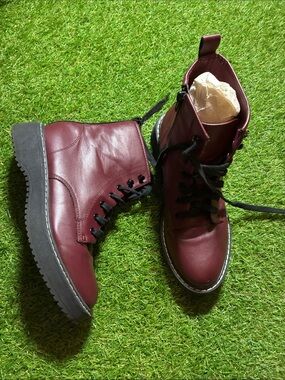 Men's Burgundy Lace-Up Combat Boots